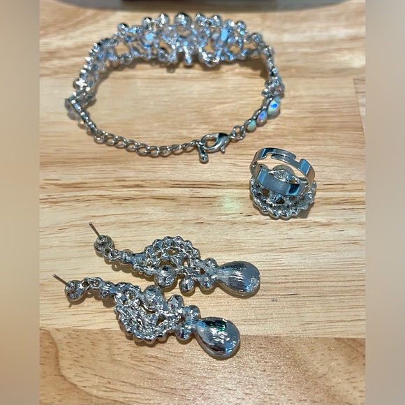 AB CRYSTAL RHINESTONE JEWELRY SET THAT IS BEYOND 🔥🔥🔥 ABSOLUTE 🦄🦄🦄🦄 - Picture 12 of 13